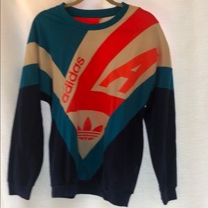 Good condition. Sz small - bigger, cozy fit.